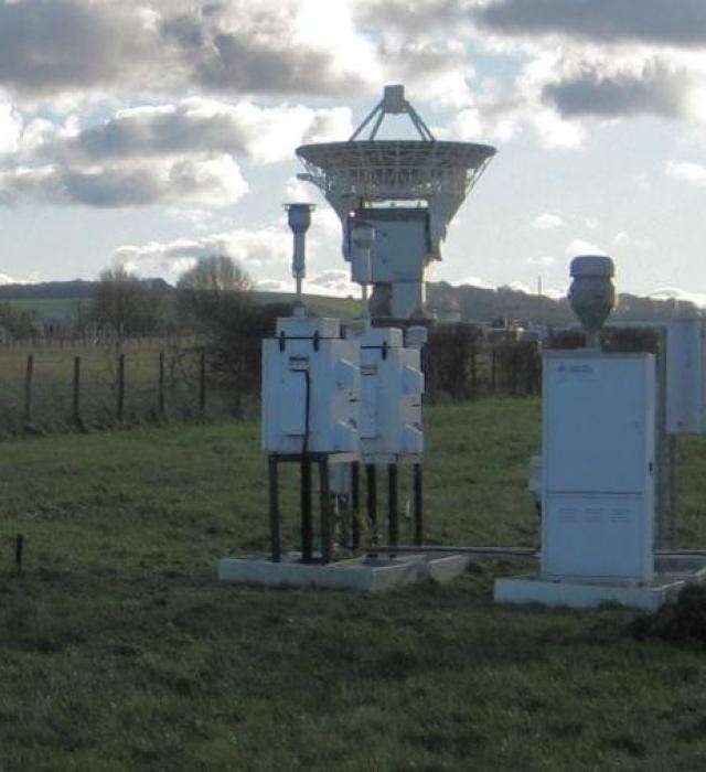 (c) Reference station of Ordnance Survey UK - powered with Septentrio reference receivers