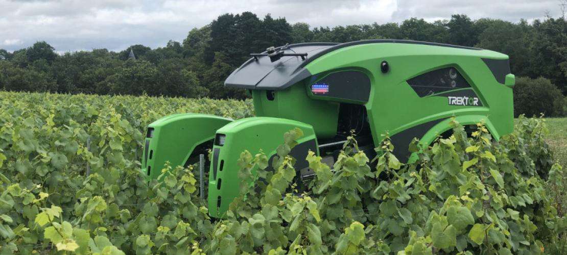 Autonomous-Tractor-in-French-vinyard-Powered-By-Septentrio-Receiver