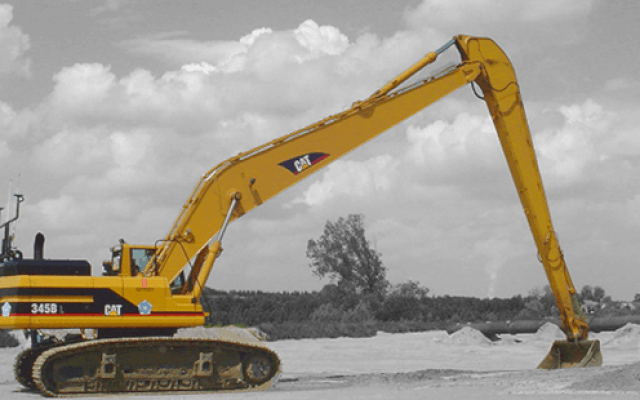 excavator-needing-GPS-receiver-machine-control