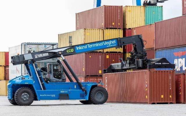 inertial navigation systems from Septentrio on Kalmar SmartPort solutions: container loader, reach stackers 